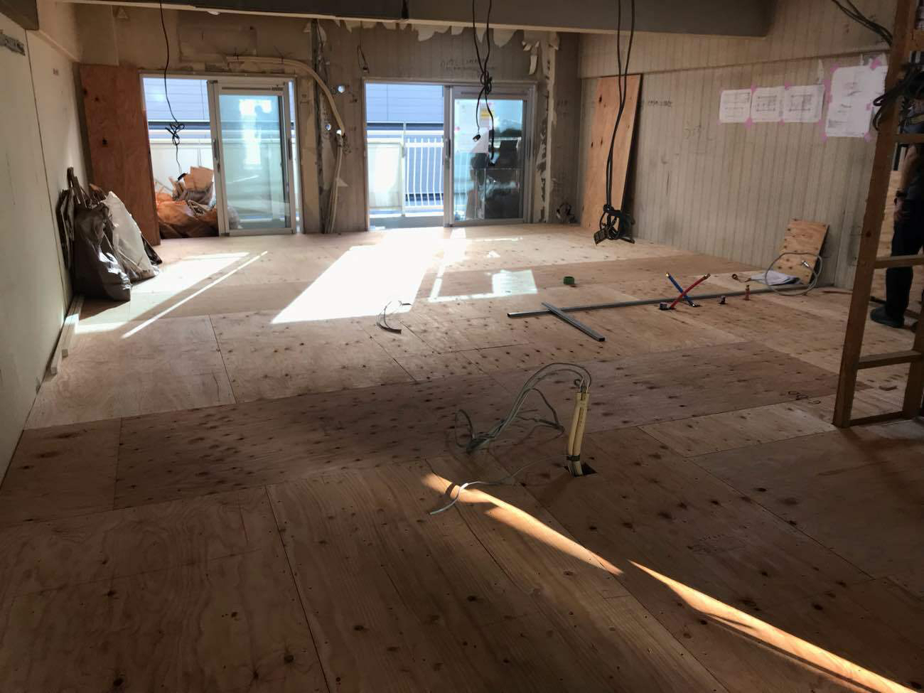 東京都港区　マンション1日置床工事