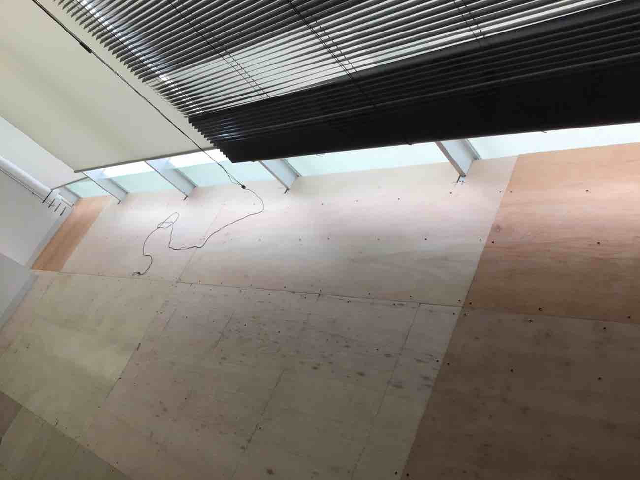 東京都中央区　店舗新築の置床工事