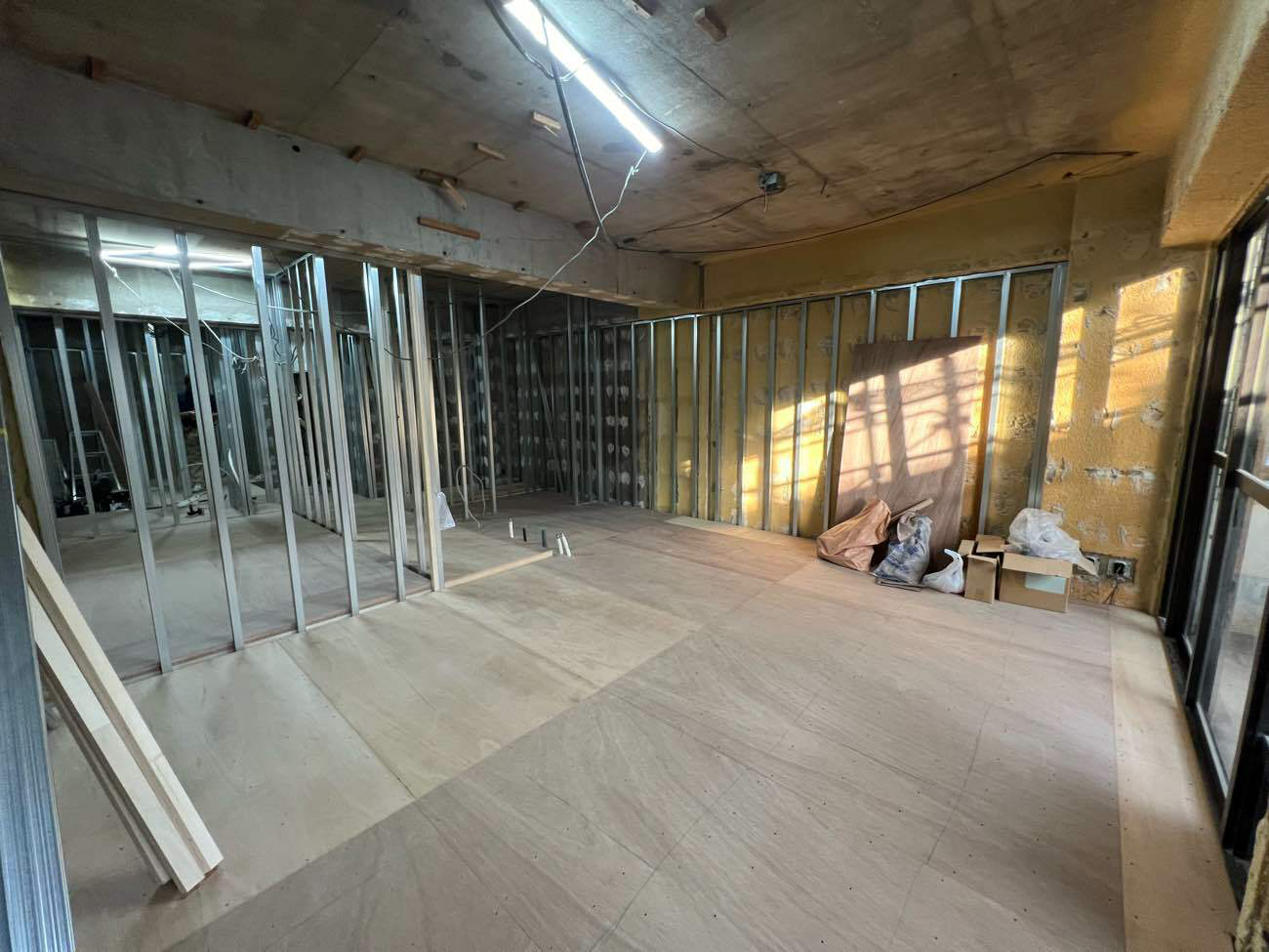 東京都渋谷区　マンション改修の置床工事