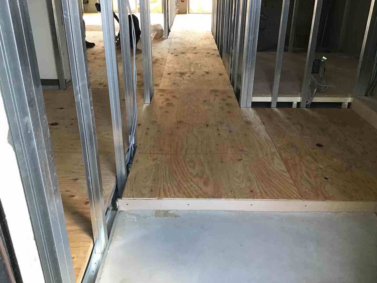 埼玉県蕨市　マンションの置床工事