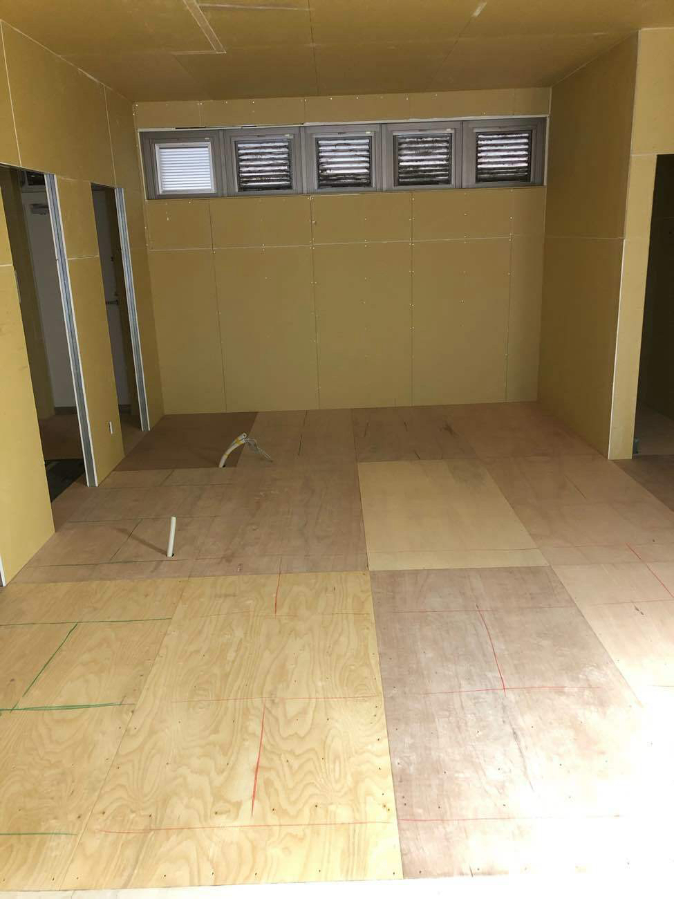 千葉県流山市　テナントの置床工事