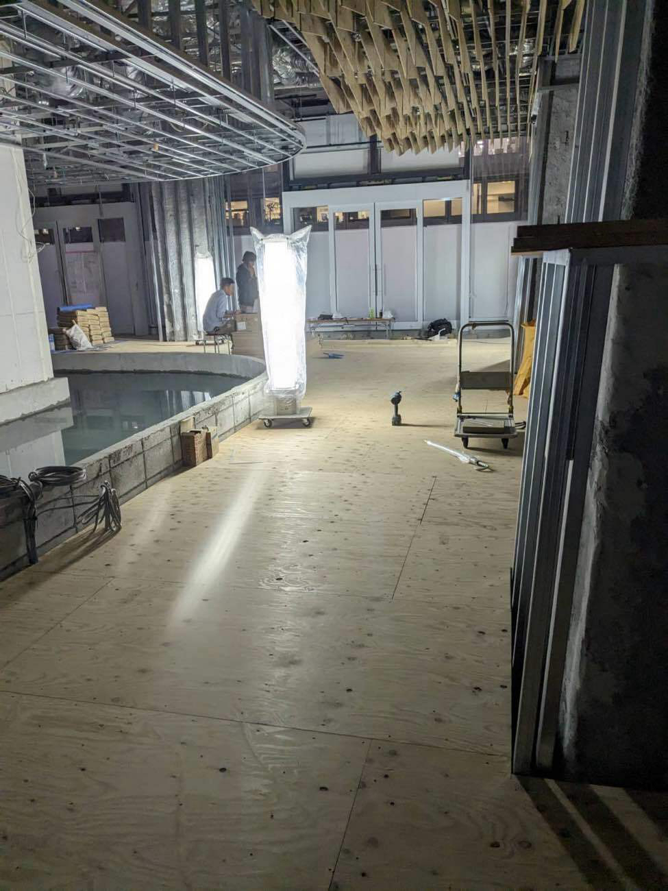 東京都港区　店舗の置床工事