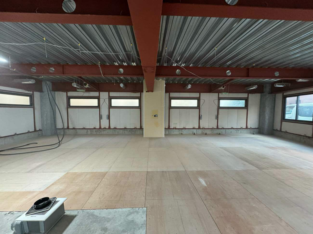 東京都大田区にて店舗の置床工事