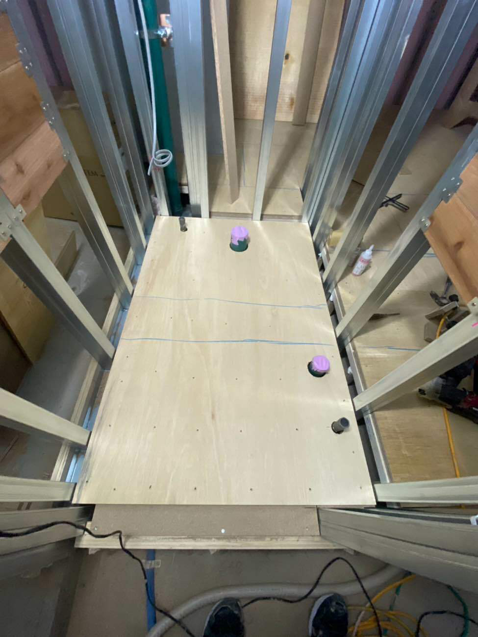 神奈川県鎌倉市　マンションで置床工事