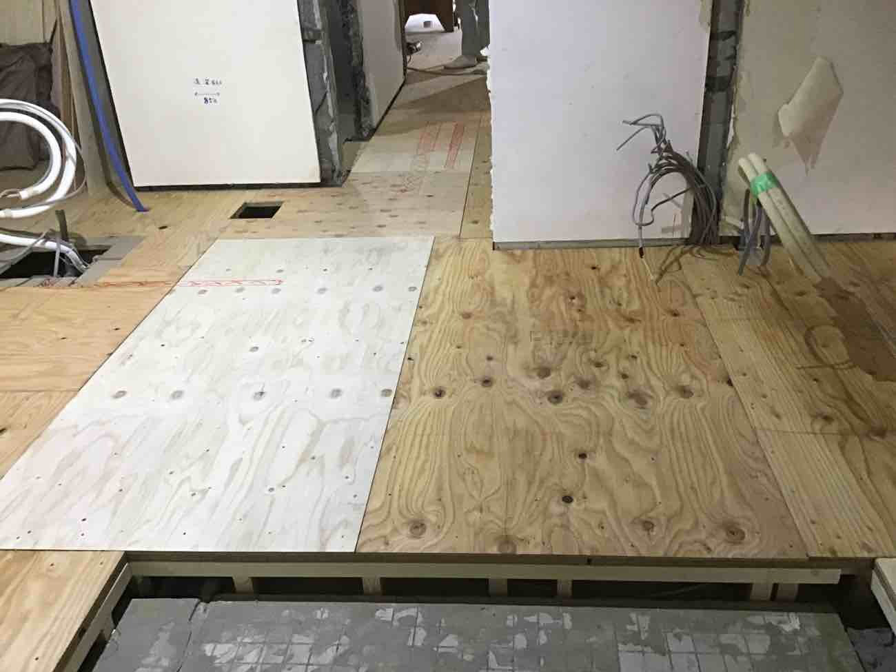 東京都渋谷区　マンションの一日置床工事