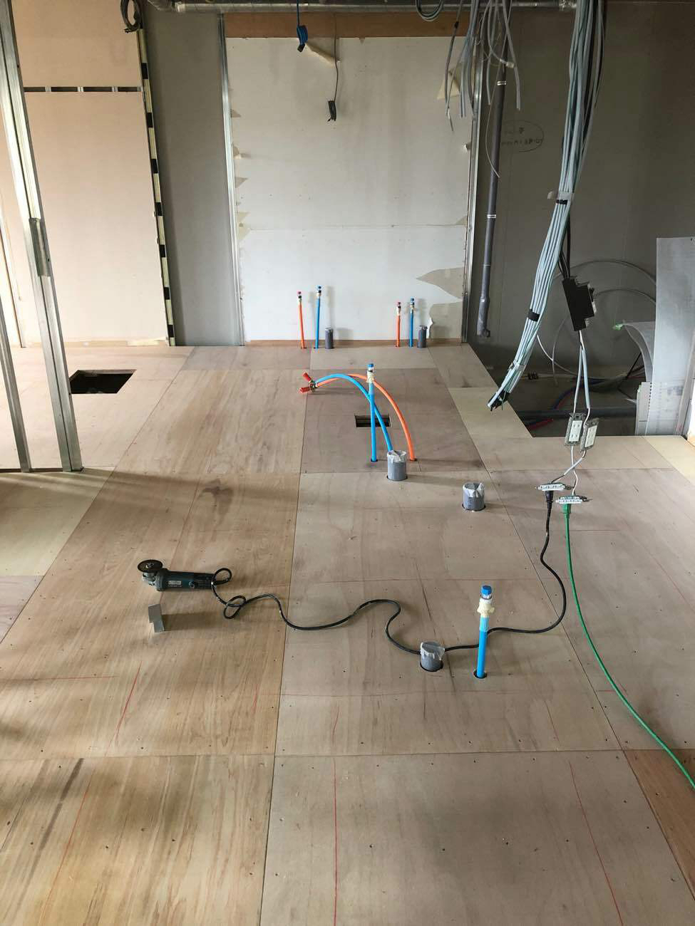 東京都世田谷区　マンションの置床工事