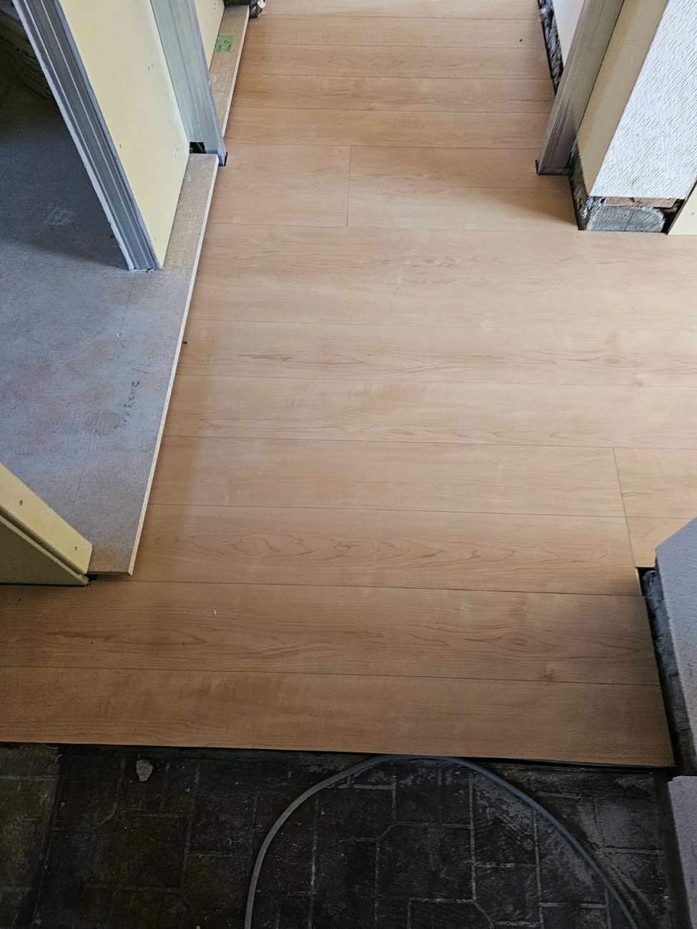 神奈川県横浜市神奈川区　マンション1日置床工事