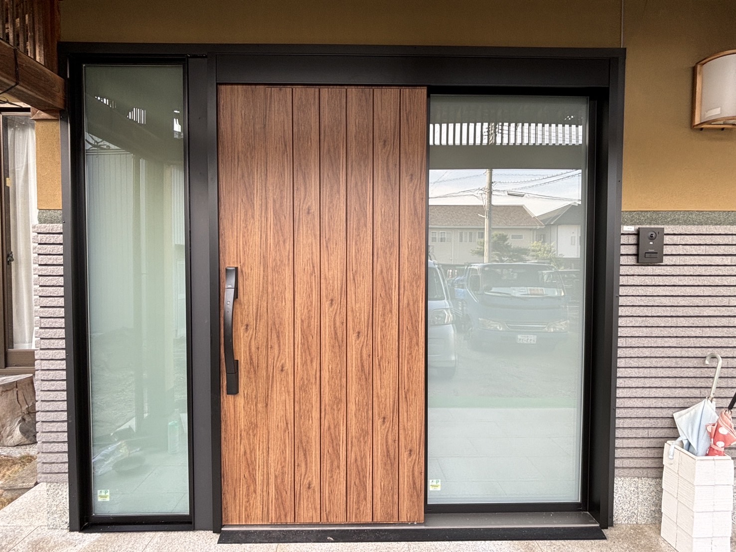愛知県豊田市　戸建住宅玄関引戸取替工事