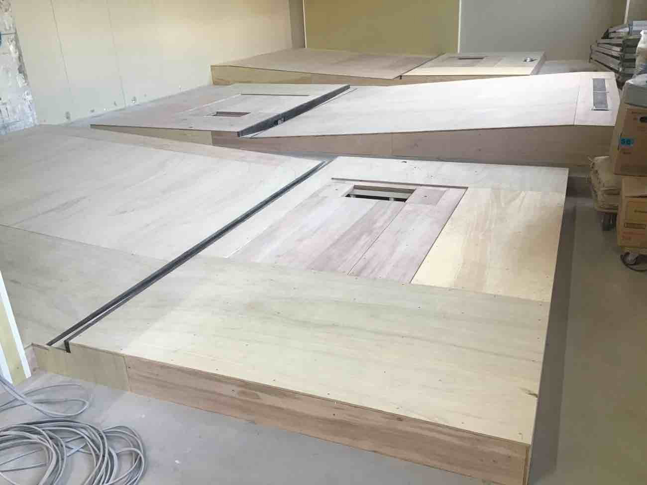 横浜市青葉区　シミュレーションゴルフ店舗の置床工事