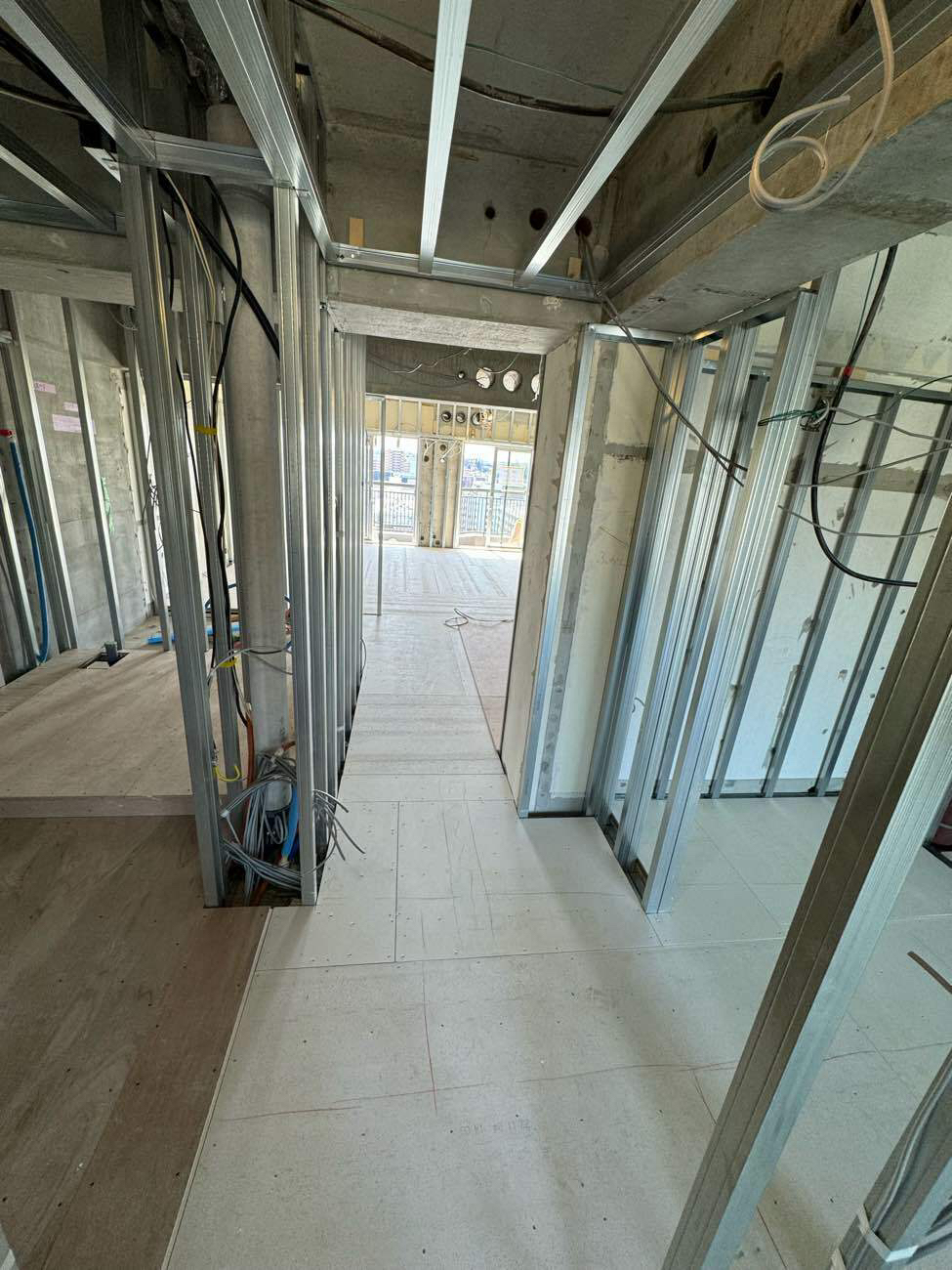 神奈川県川崎市高津区　マンションの1日置床工事